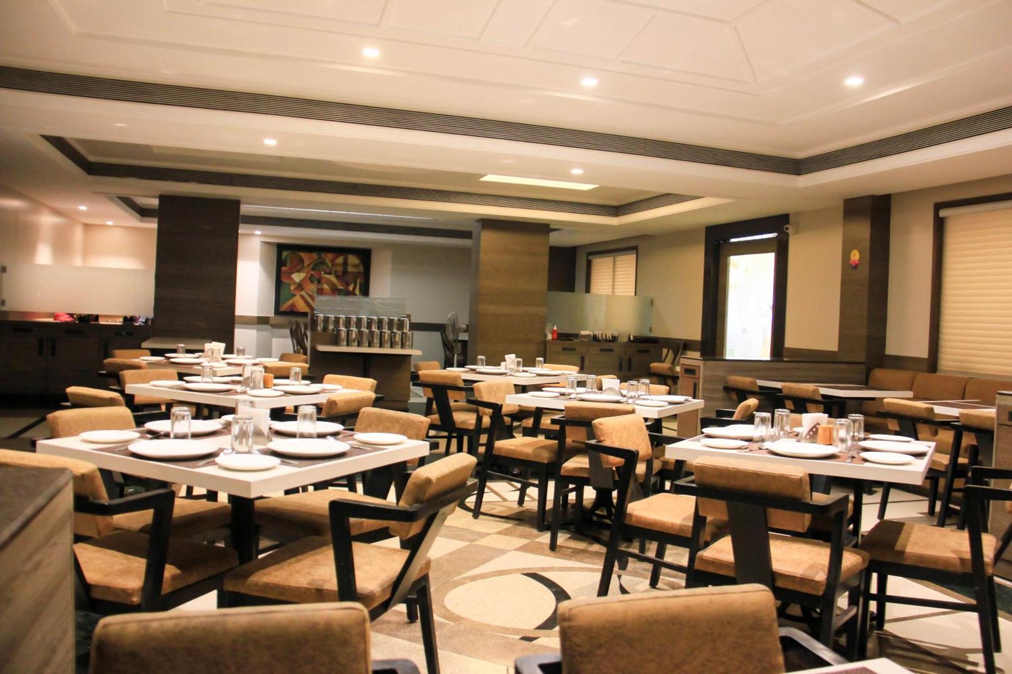 The Ambassador Hotel Pune Exterior photo